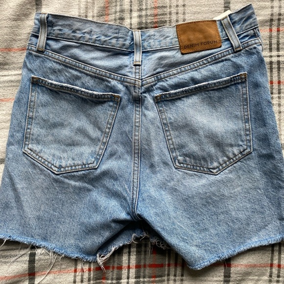Aritzia Denim Forum Mid Thigh Jean Short - Picture 3 of 5